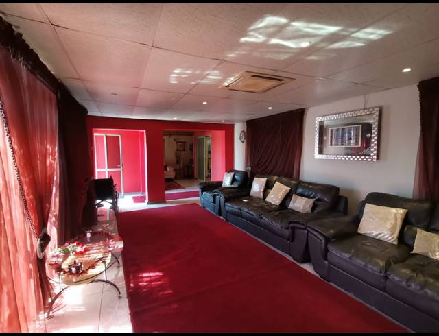 3 BEDROOM HOUSE FOR SALE IN KARLIENPARK